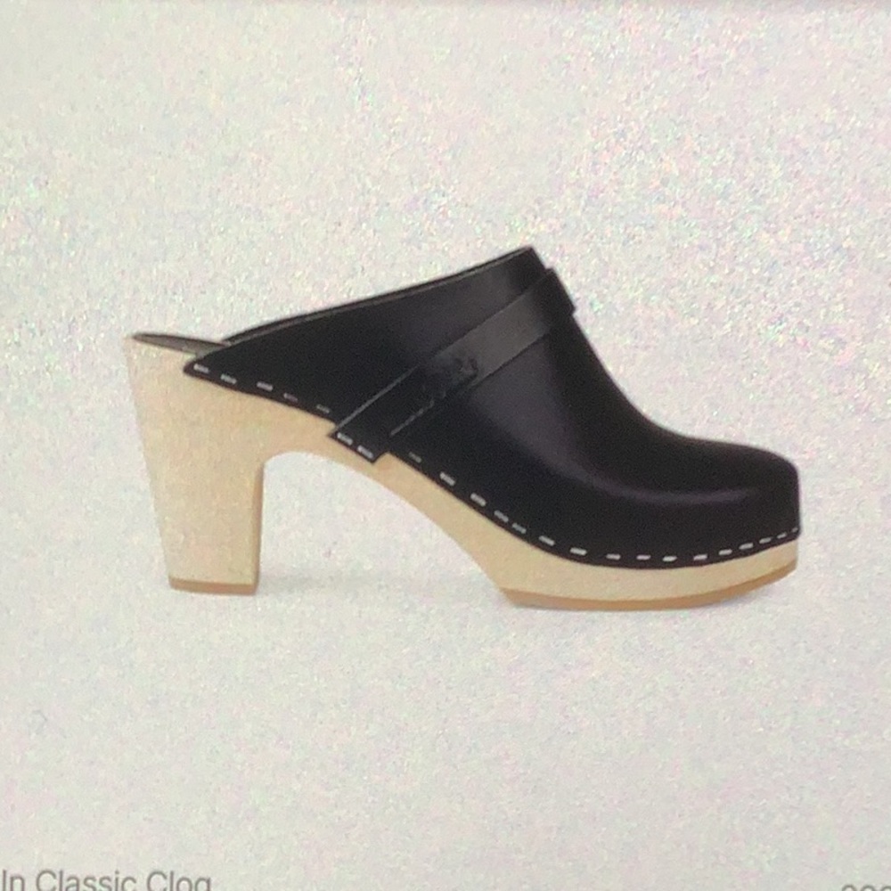 Hasbeens Slip In Classic Clog. Black. Size 37. Rubber soles added